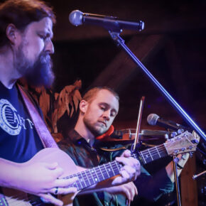 Dzień Kobiet w Tawernie Keja. Mała Caryna - koncert online Dzień Kobiet w Tawernie Keja. Mała Caryna - koncert online