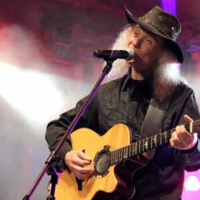 Wieczór szantowy. Koncert Jasia Nastarowicza & Wiktor Bartczak ( Cztery Refy ) Wieczór szantowy. Koncert Jasia Nastarowicza & Wiktor Bartczak ( Cztery Refy )